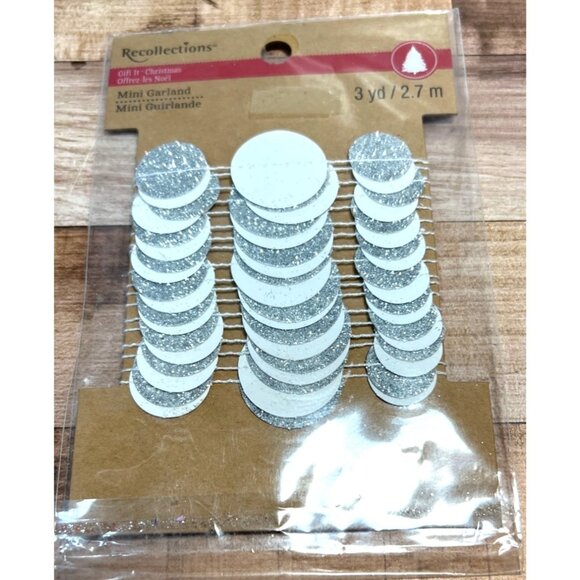 Recollections Christmas Mini Garland Silver & White Glitter 3 Yards / 2.7 Meters - Picture 1 of 3